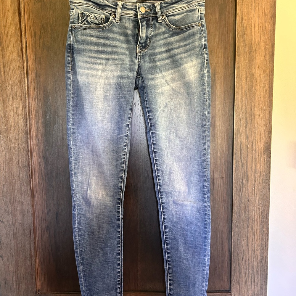 Buckle Women's Faded Blue Skinny Jeans